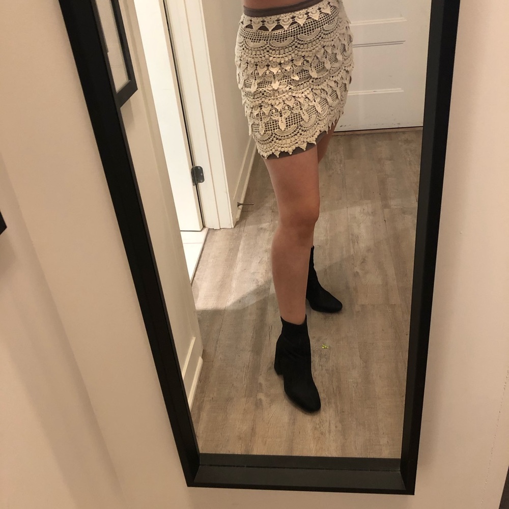 LUSH | Lace Mini Skirt